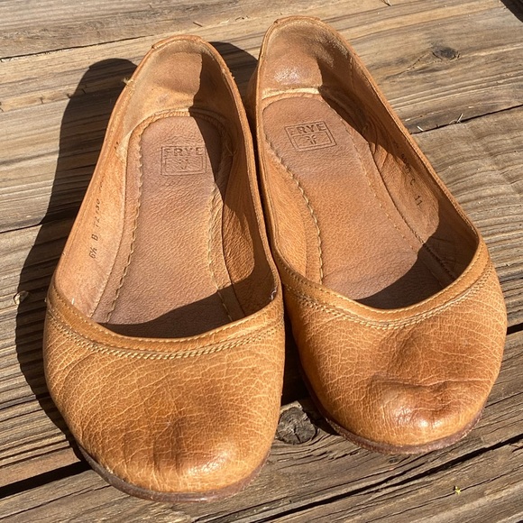 Frye Carson Ballet Flats | Women’s 6.5 B | Distressed Leather Slip-On Shoes - Picture 15 of 16